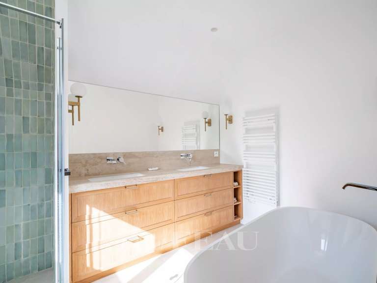 Maison Montfort-l'Amaury - 5 chambres - 355m²