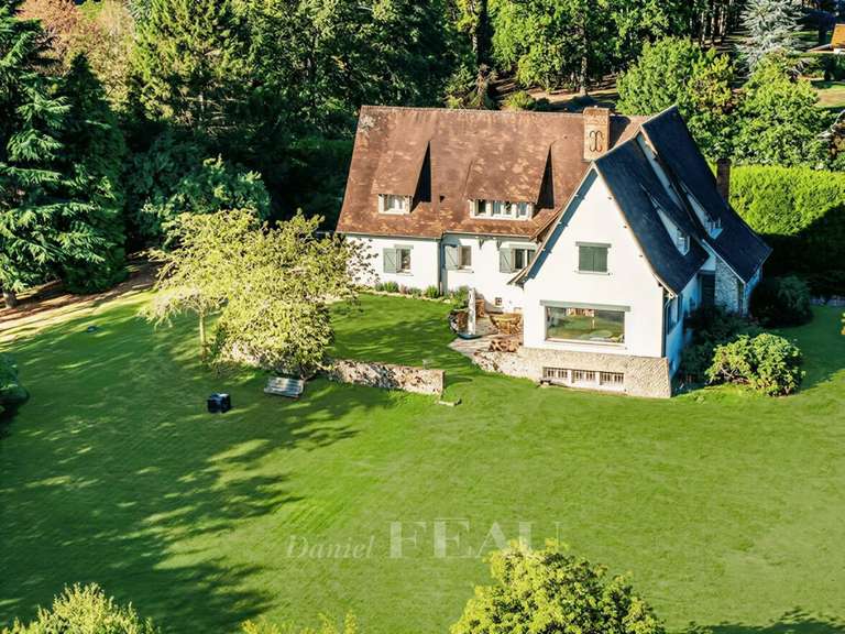 Maison Montfort-l'Amaury - 5 chambres - 355m²