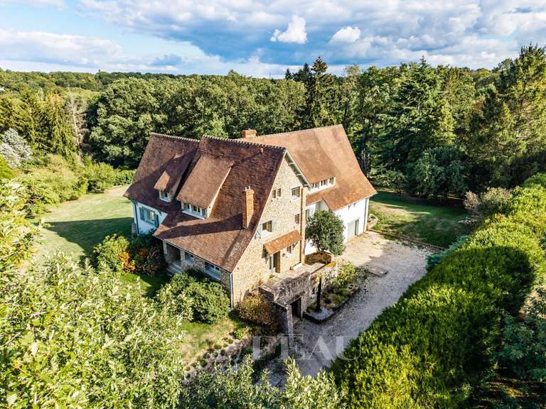 Maison Montfort-l'Amaury - 5 chambres - 355m²