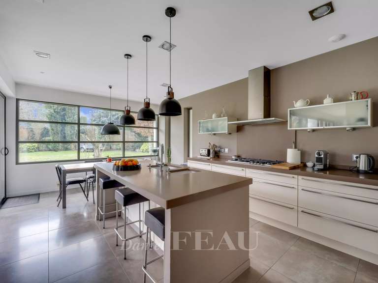 Maison La Celle-Saint-Cloud - 5 chambres - 335m²