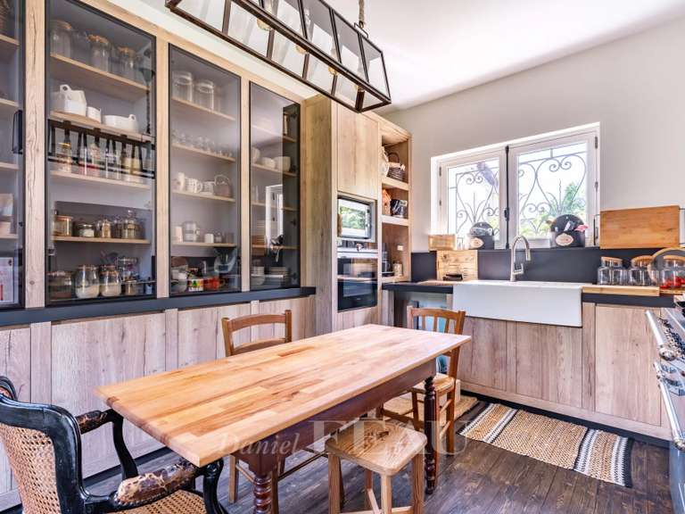 Maison Montfort-l'Amaury - 4 chambres - 250m²