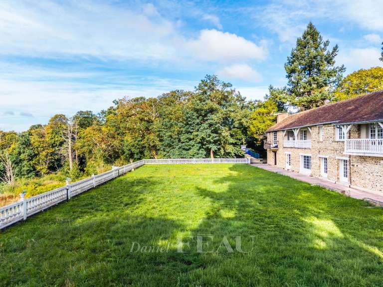 Maison Montfort-l'Amaury - 3 chambres - 360m²