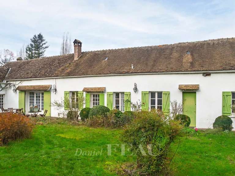 Maison Montfort-l'Amaury - 4 chambres - 191m²