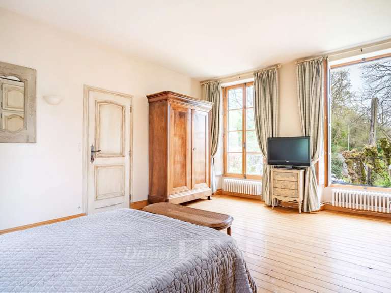 Maison Montfort-l'Amaury - 4 chambres - 220m²