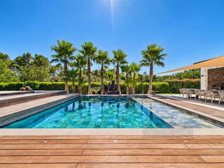 House Draguignan - 4 bedrooms - 204m²