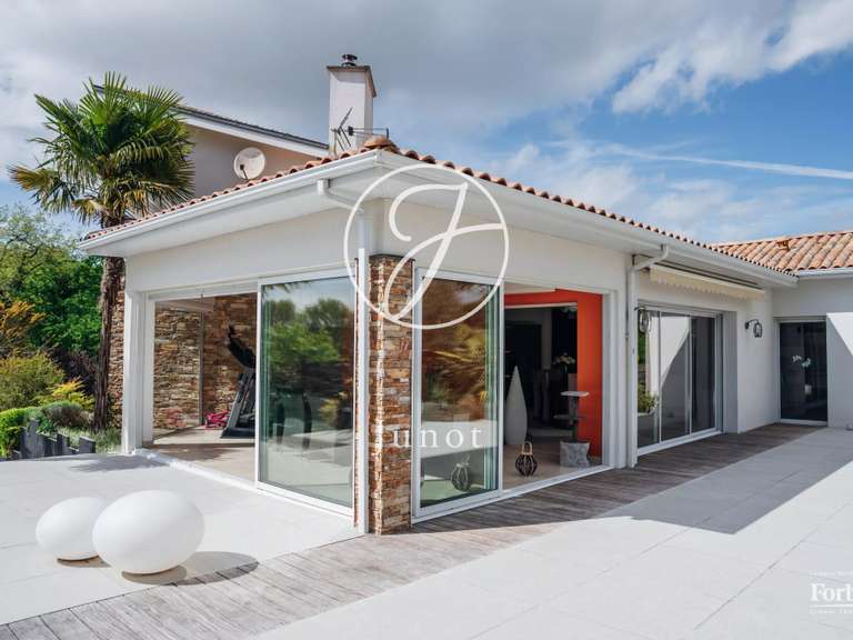Maison Vertou - 4 chambres - 237m²