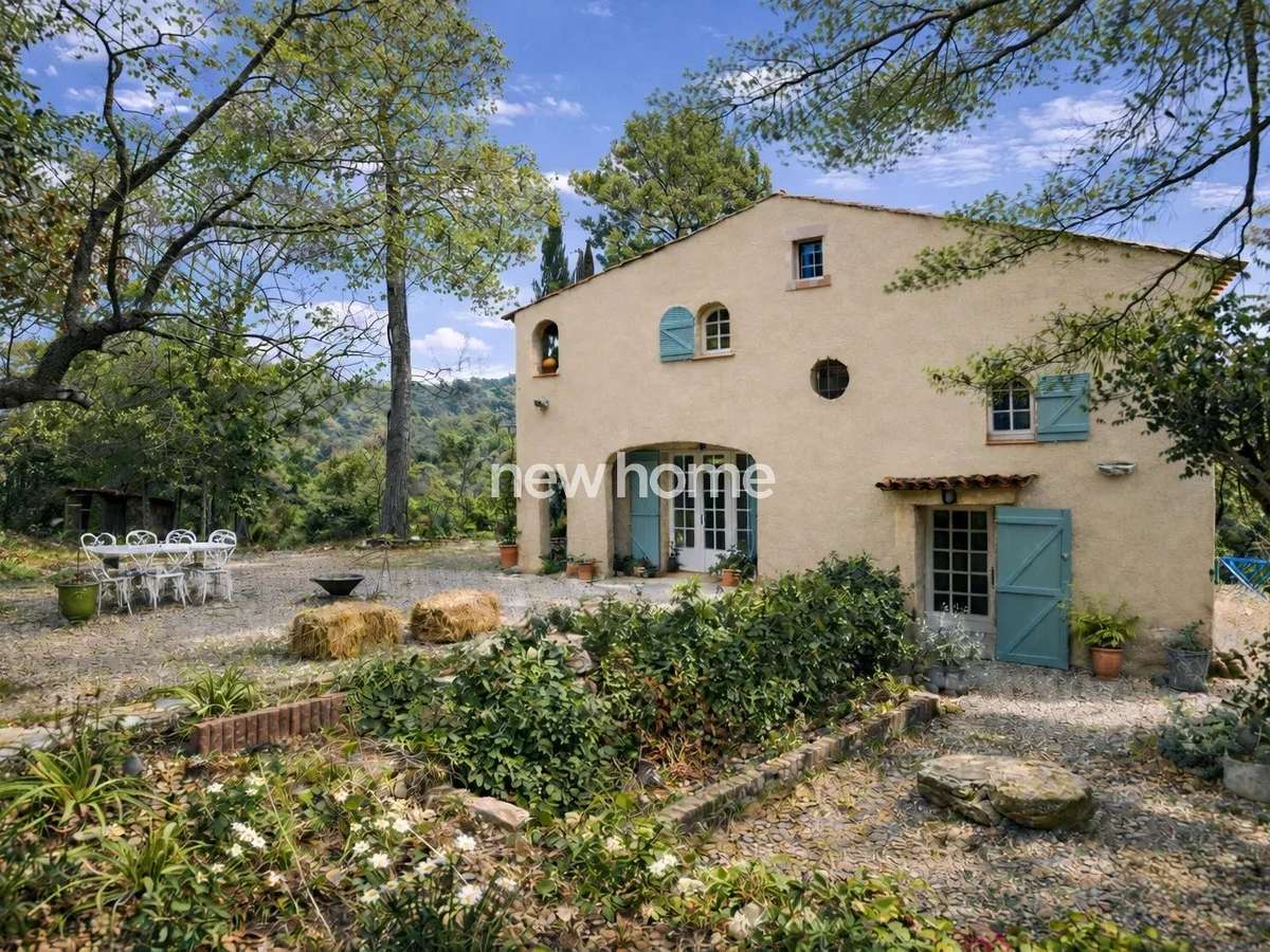 Maison Tourtour