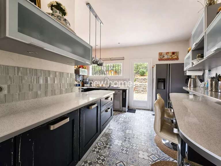Maison Flayosc - 5 chambres - 176m²