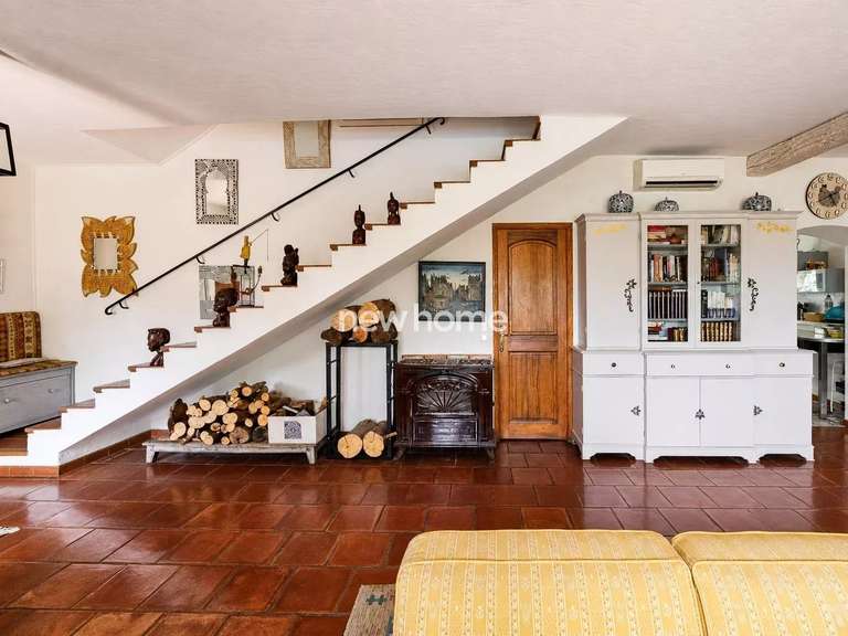 Maison Flayosc - 5 chambres - 176m²