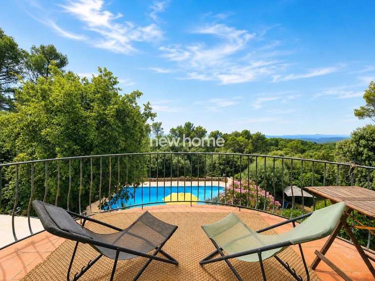 Maison Flayosc - 5 chambres - 176m²