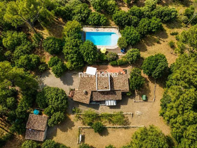 Maison Flayosc - 5 chambres - 176m²