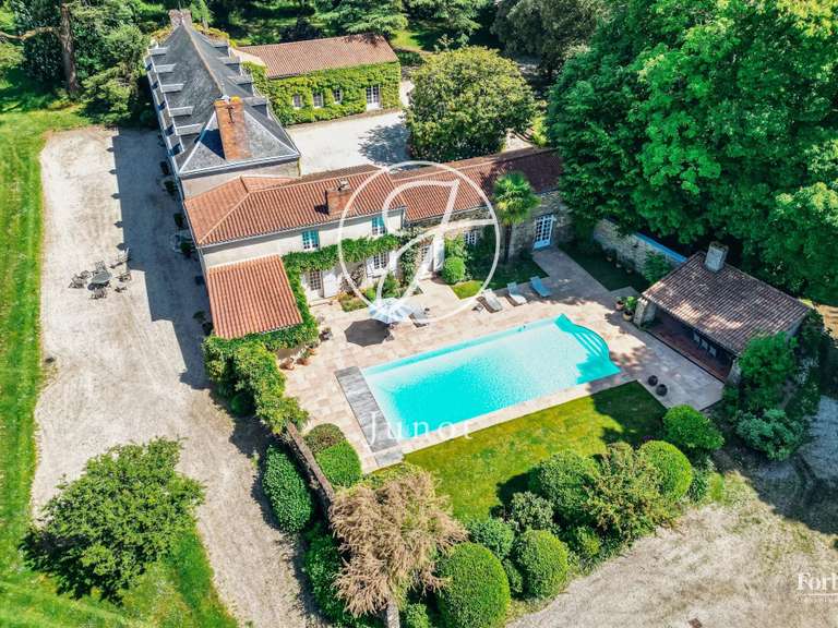 Maison Nantes Centre Ville - 5 chambres - 424m²