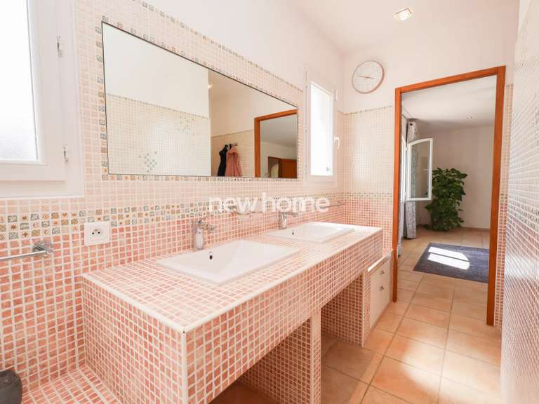 Maison Flayosc - 4 chambres - 206m²