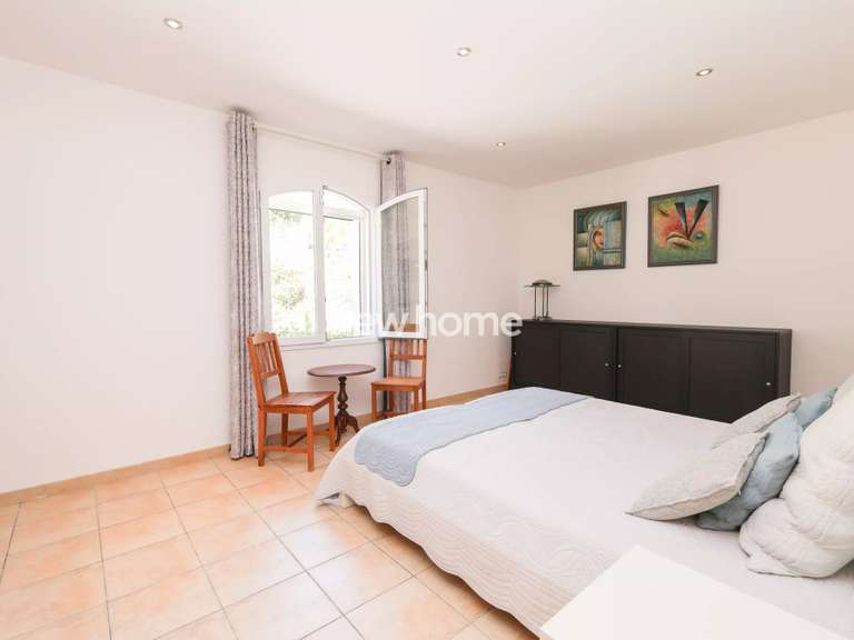 Maison Flayosc - 4 chambres - 206m²
