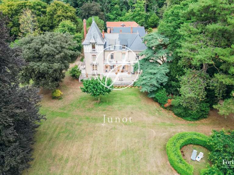 Maison Nantes - 7 chambres - 627m²