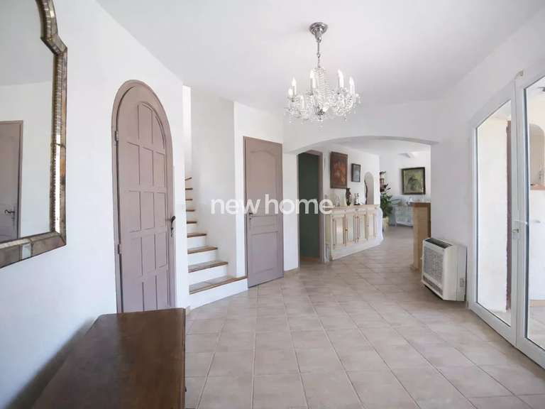 Maison Flayosc - 3 chambres - 207m²