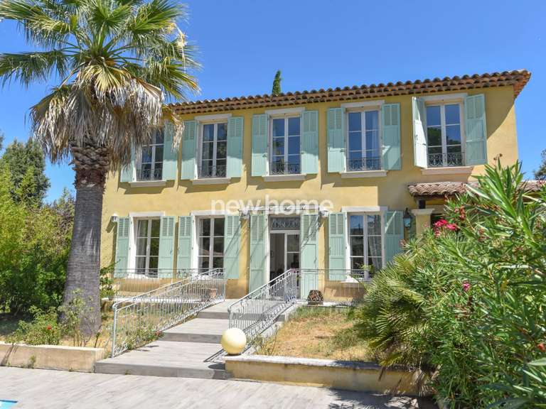 Maison Le Thoronet - 5 chambres - 244m²