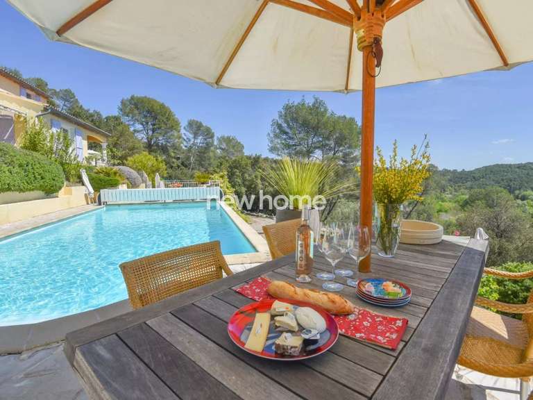 Maison Entrecasteaux - 6 chambres - 254m²