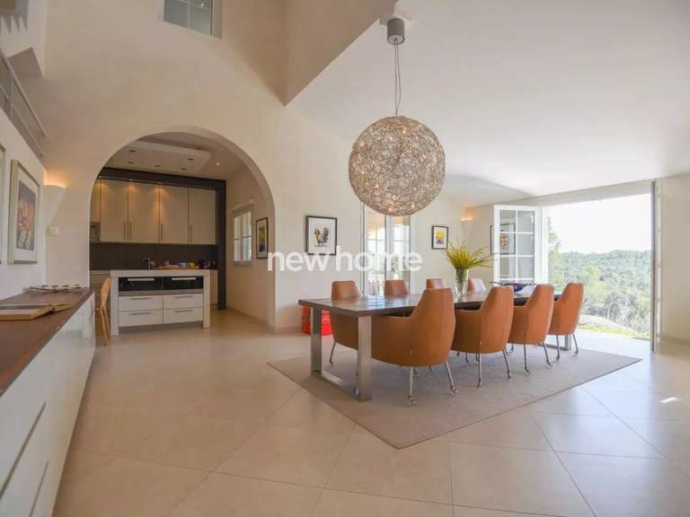 Maison Entrecasteaux - 6 chambres - 254m²