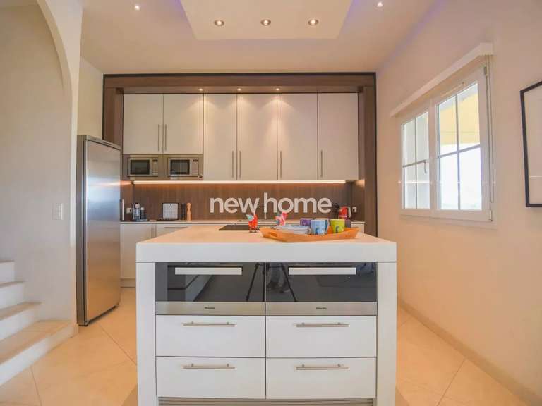 Maison Entrecasteaux - 6 chambres - 254m²