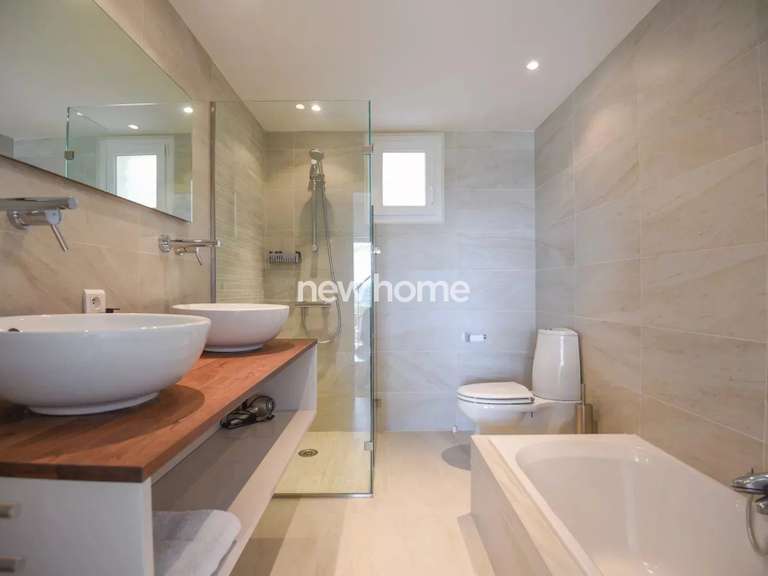 Maison Entrecasteaux - 6 chambres - 254m²