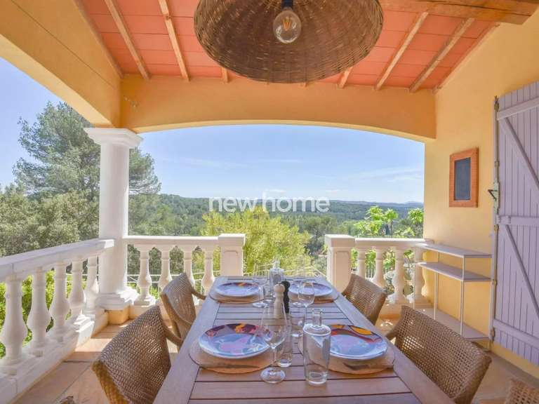 Maison Entrecasteaux - 6 chambres - 254m²