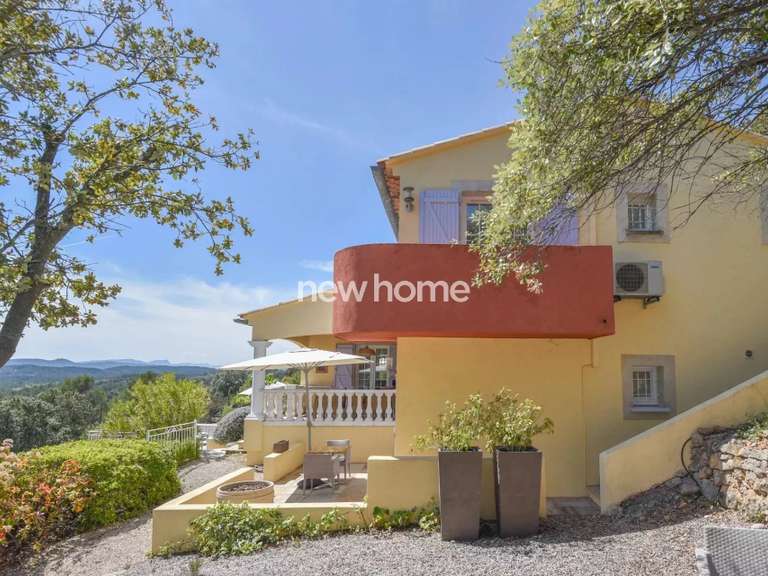 Maison Entrecasteaux - 6 chambres - 254m²