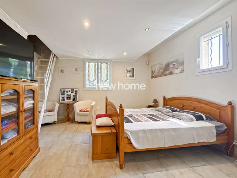 Maison Tourrettes - 4 chambres - 180m²