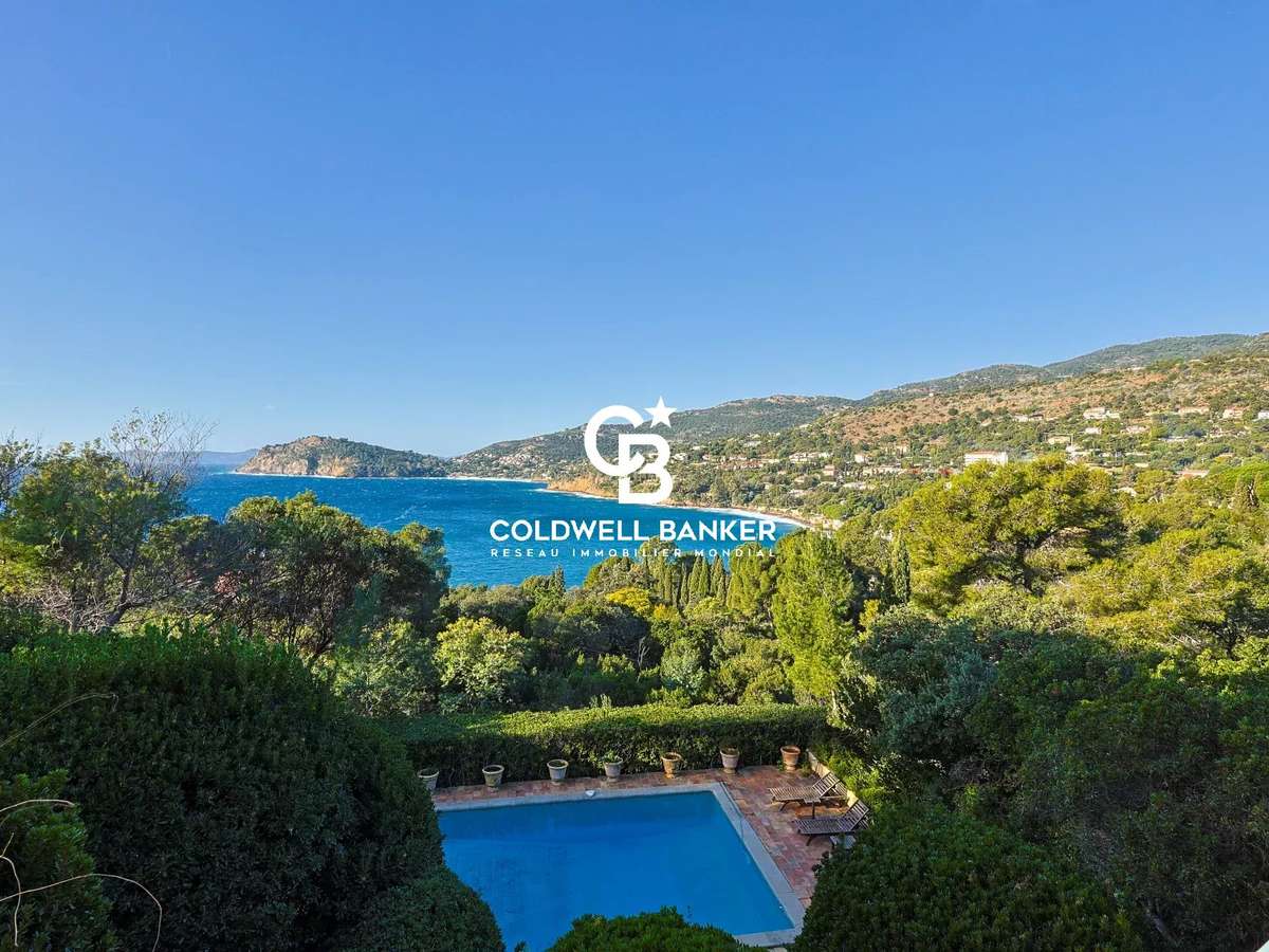 House Rayol-Canadel-sur-Mer