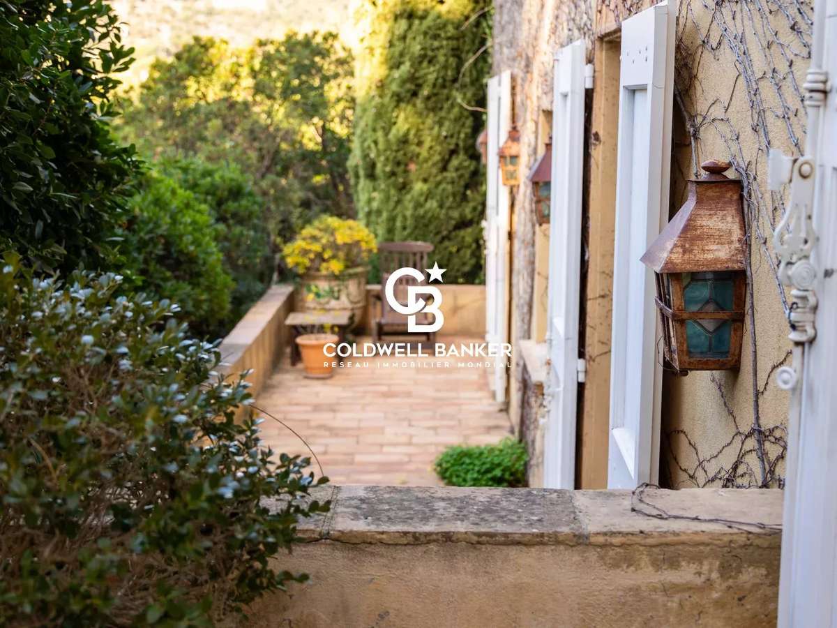 House Rayol-Canadel-sur-Mer