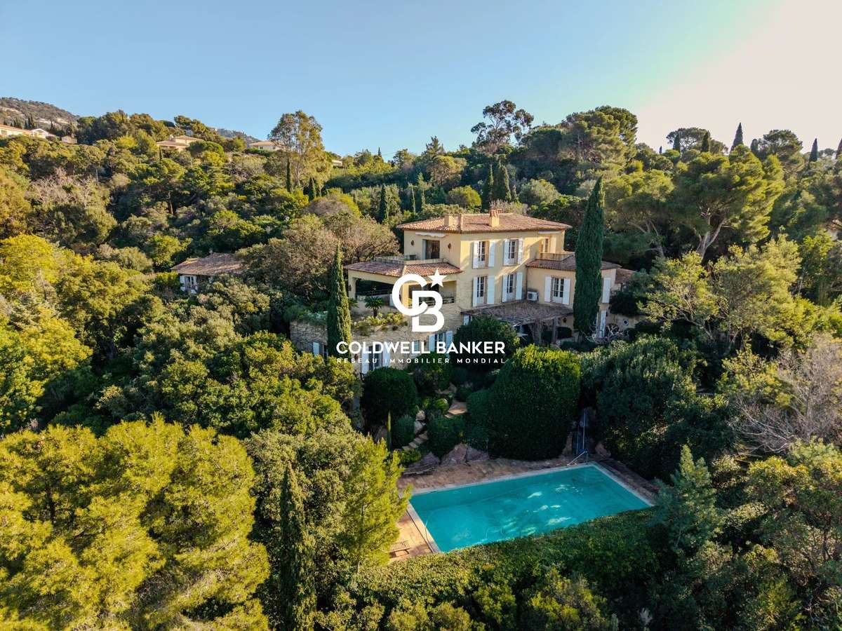 House Rayol-Canadel-sur-Mer