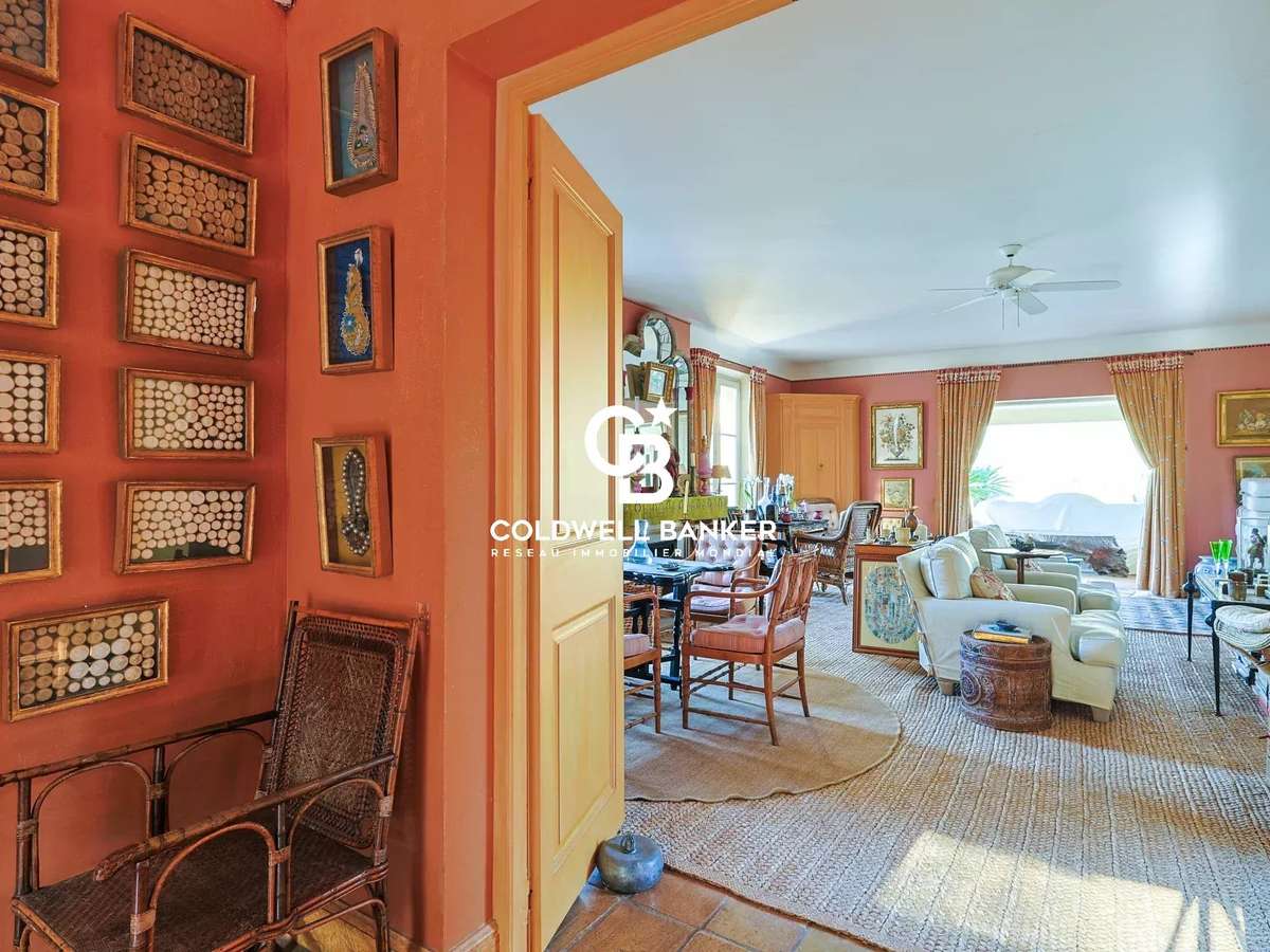 House Rayol-Canadel-sur-Mer