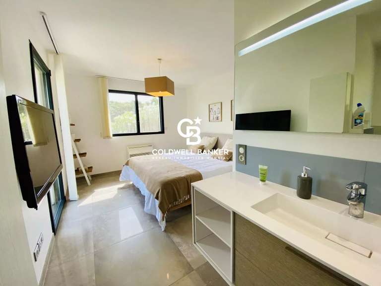 Maison Cavalaire-sur-Mer - 5 chambres - 180m²