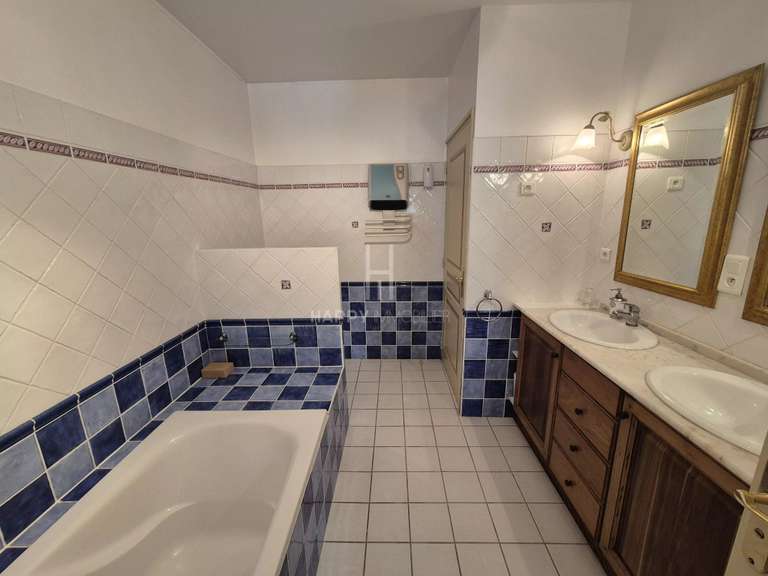 Maison Graveson - 8 chambres - 202m²