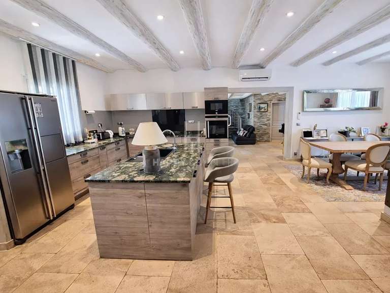 Maison Mollégès - 6 chambres - 209m²
