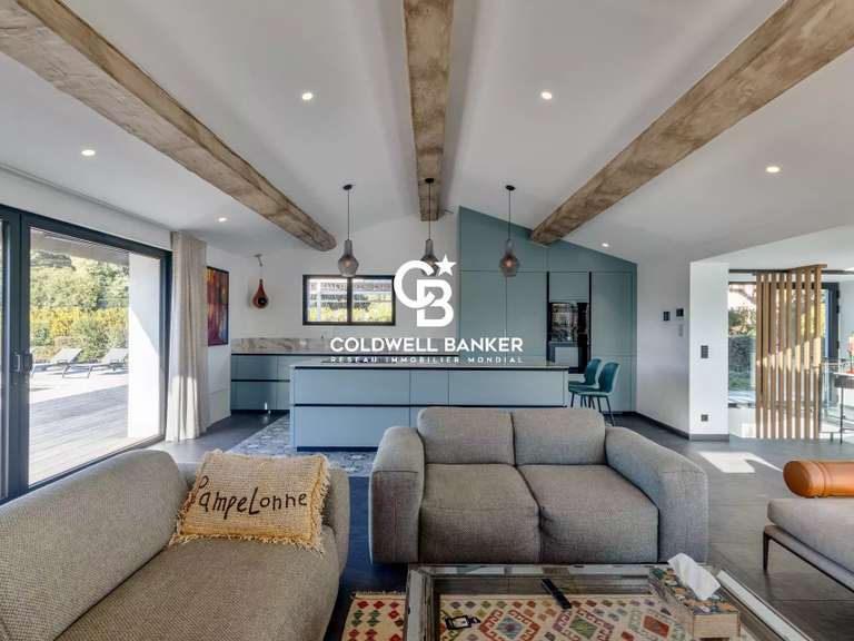 Maison La Croix-Valmer - 5 chambres - 280m²