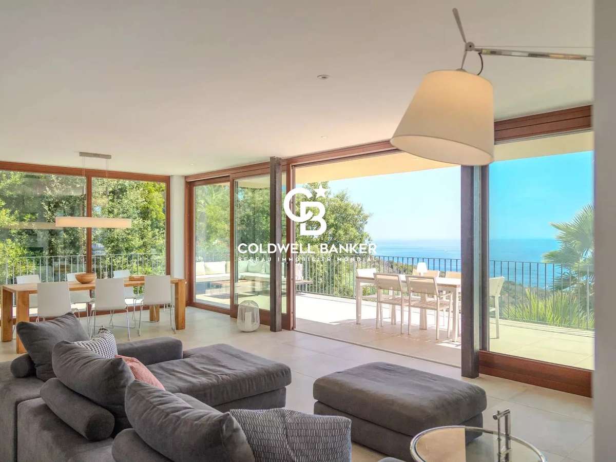 House Rayol-Canadel-sur-Mer