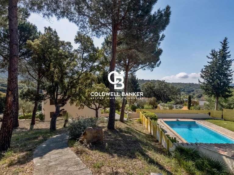 Maison Bormes-les-Mimosas - 6 chambres - 239m²
