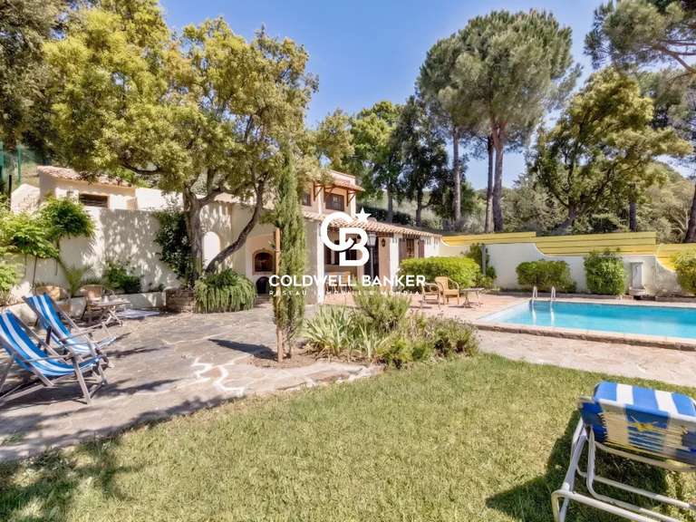 Maison Bormes-les-Mimosas - 6 chambres - 239m²