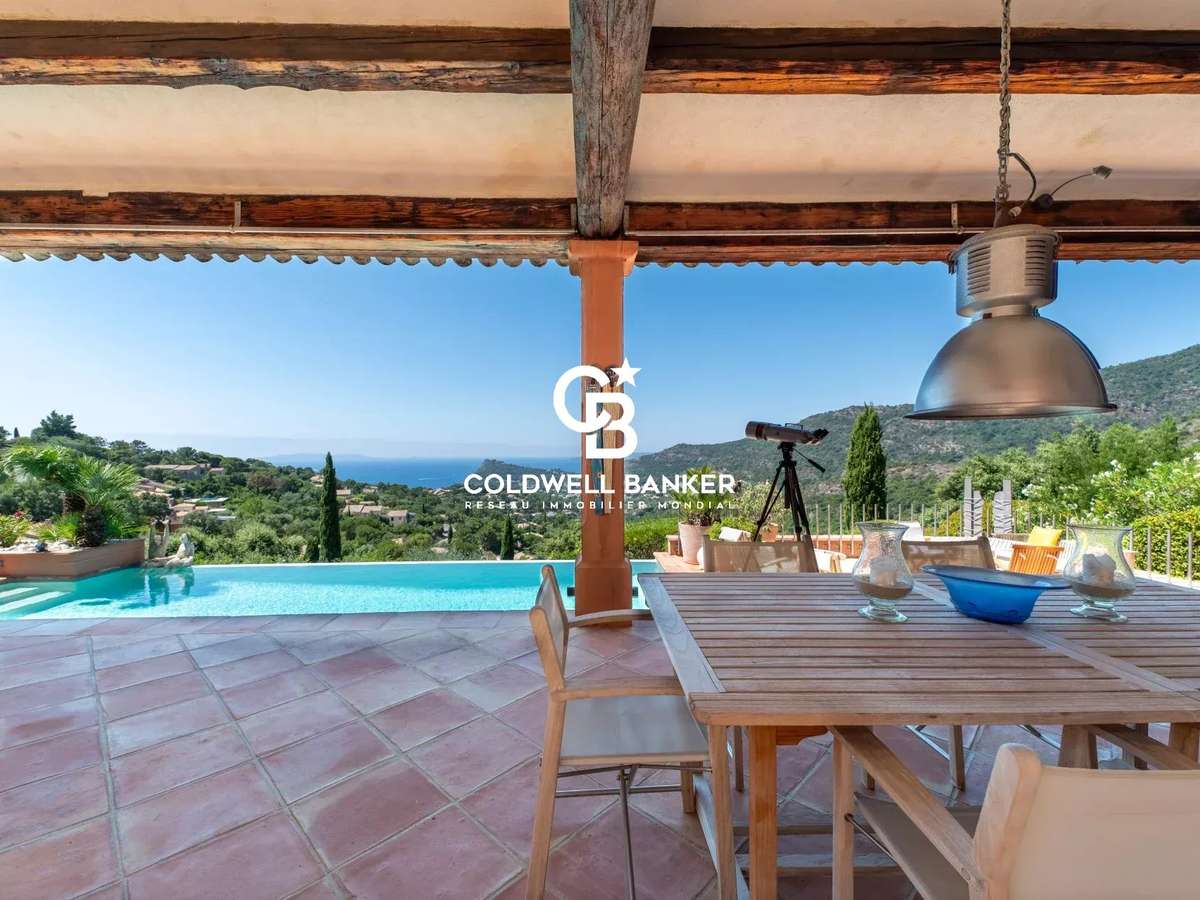House Rayol-Canadel-sur-Mer