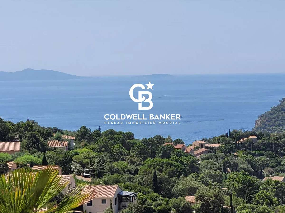 House Rayol-Canadel-sur-Mer