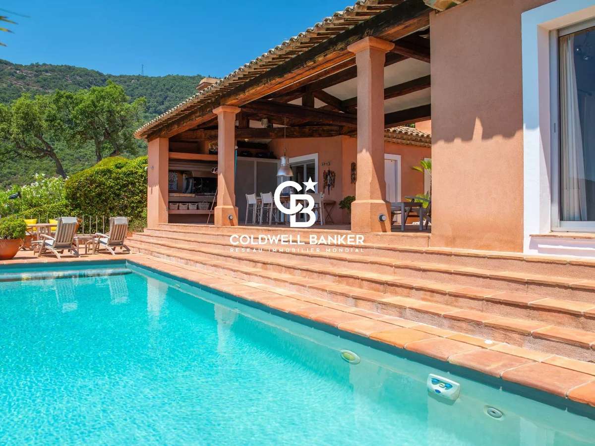 House Rayol-Canadel-sur-Mer