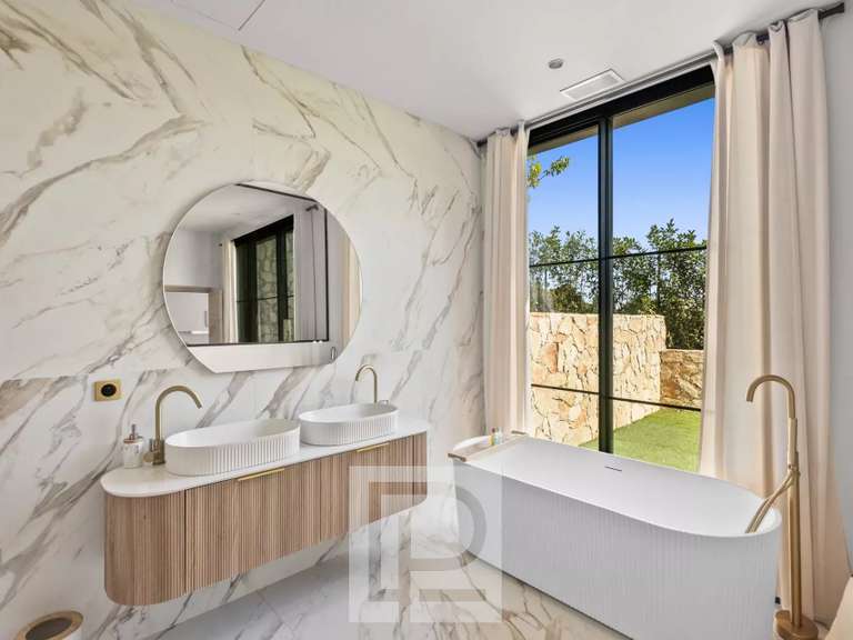 Maison Valbonne - 5 chambres - 289m²