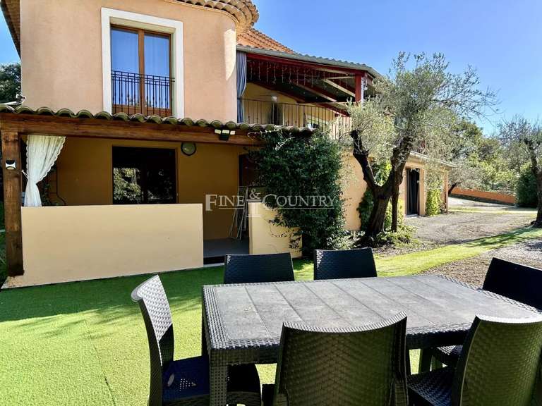 Maison Saint-Cézaire-sur-Siagne - 6 chambres - 240m²
