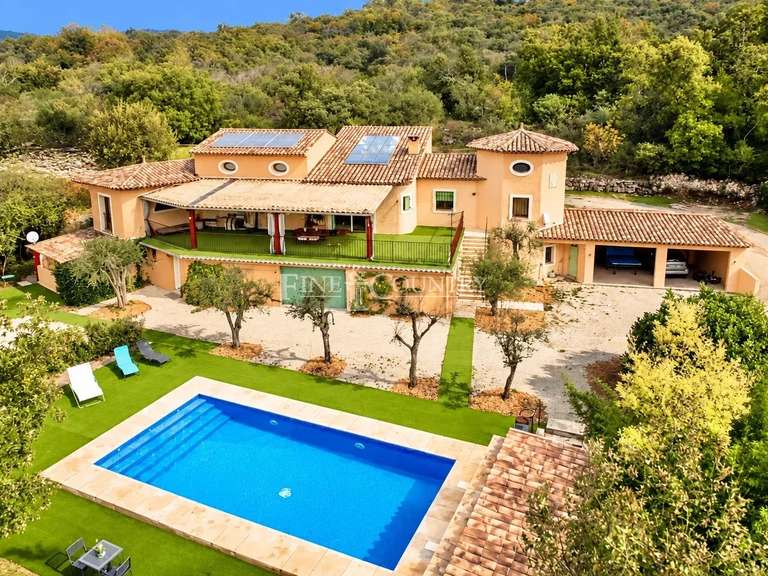 Maison Spéracèdes - 6 chambres - 240m²
