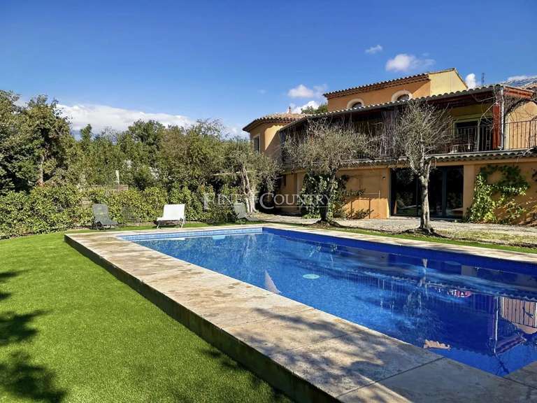 Maison Spéracèdes - 6 chambres - 240m²