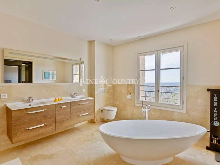 Maison Tourrettes - 5 chambres - 328m²