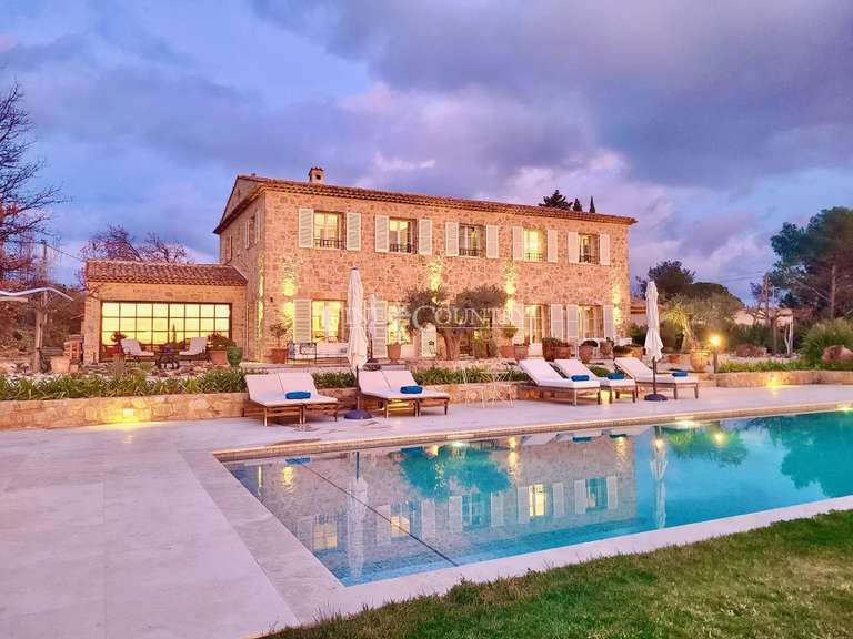 Maison Tourrettes - 5 chambres - 328m²
