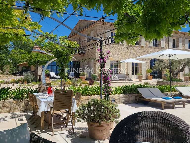 Maison Tourrettes - 5 chambres - 328m²