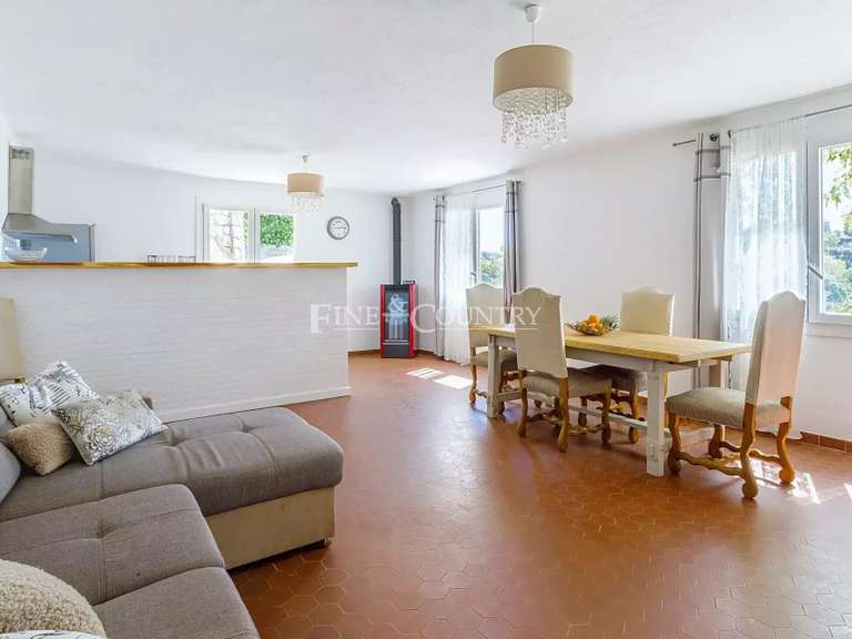 Maison Montauroux - 5 chambres - 220m²